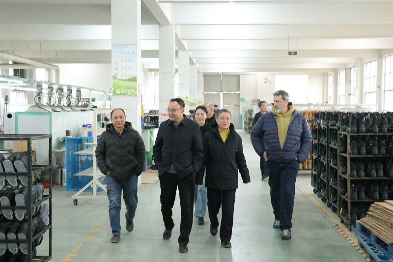 意大利RSA蒞臨百華鞋業(yè)洽談項(xiàng)目并成功簽約！