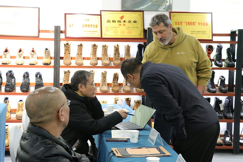 意大利RSA蒞臨百華鞋業(yè)洽談項(xiàng)目并成功簽約！