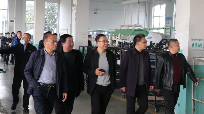 沂南縣中小企業發展局領導蒞臨百華鞋業指導工作